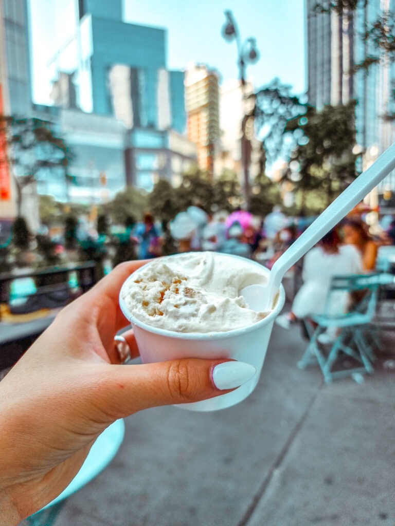 Magnolia Bakery - Central Park South