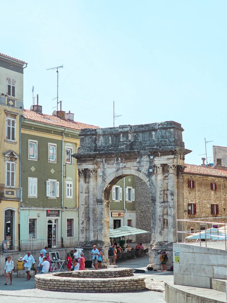 Arch of the Sergii
